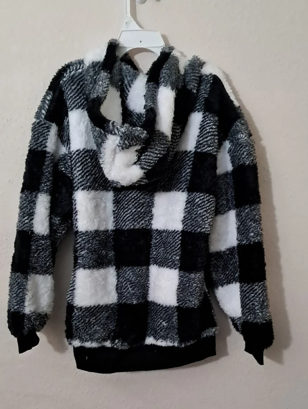 Girls Size 10 Black & White Check Plush Hoodie - Unbranded